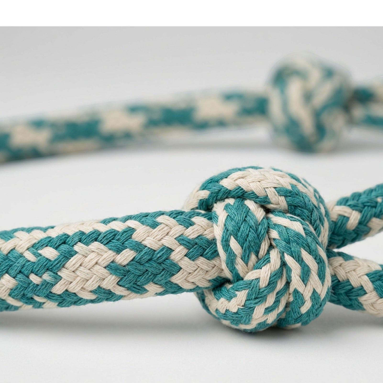 Ympvf Harborbraid Cotton Rope Tug Toy 24 in Teal Natural - Detail view
